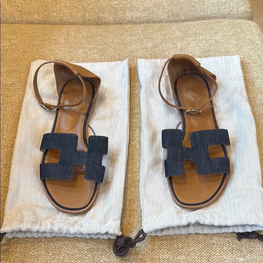 Hermés Santorini Sandal in blue denim